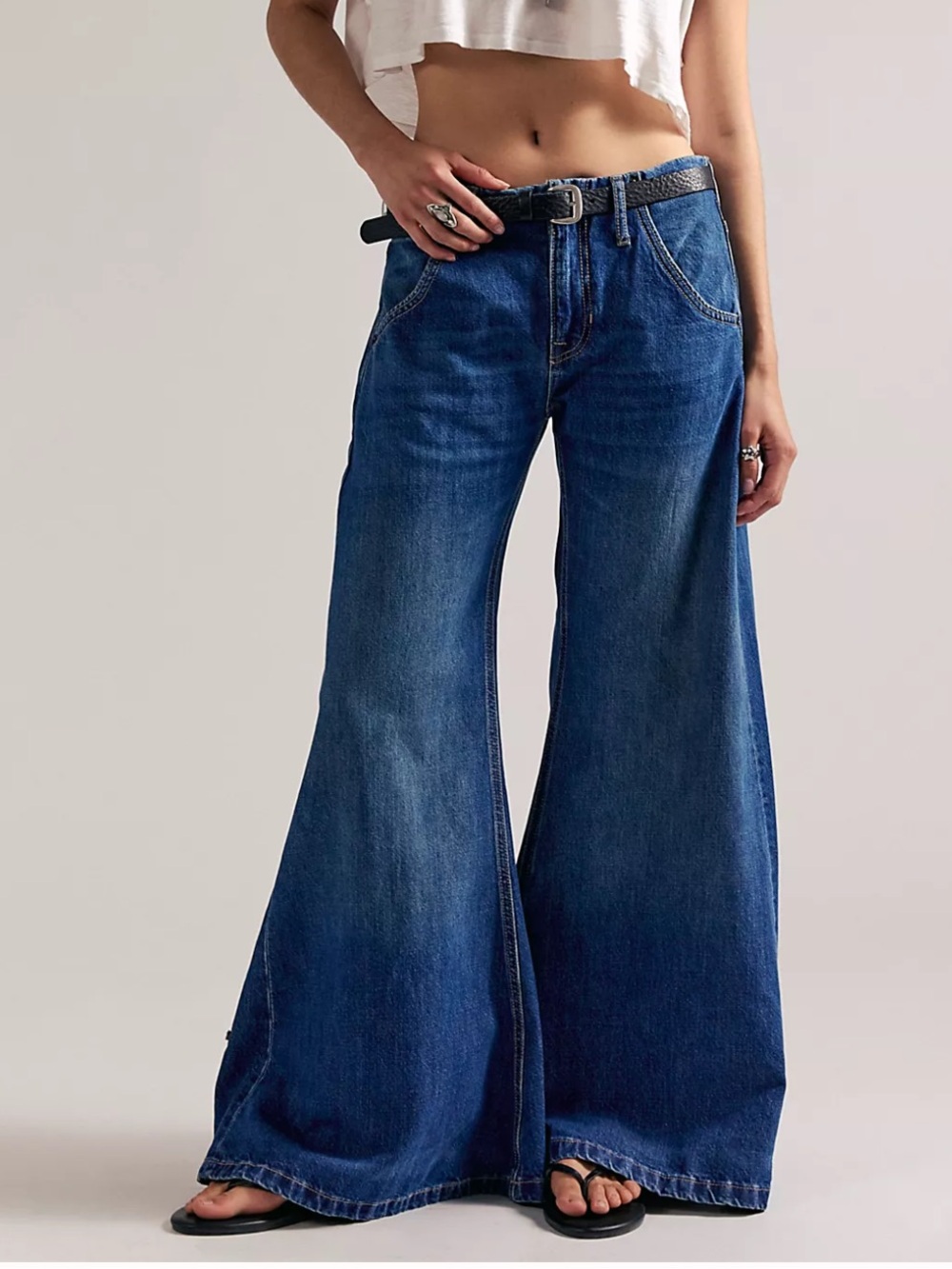 Free People We The Free Mia Flare Jeans Size 27 NWT Dark Wash Blue Denim
